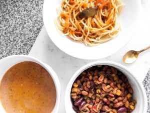3 healthy lunch ideas for school uni - new lune - schwartz spaghetti bolognese - lamb beef
