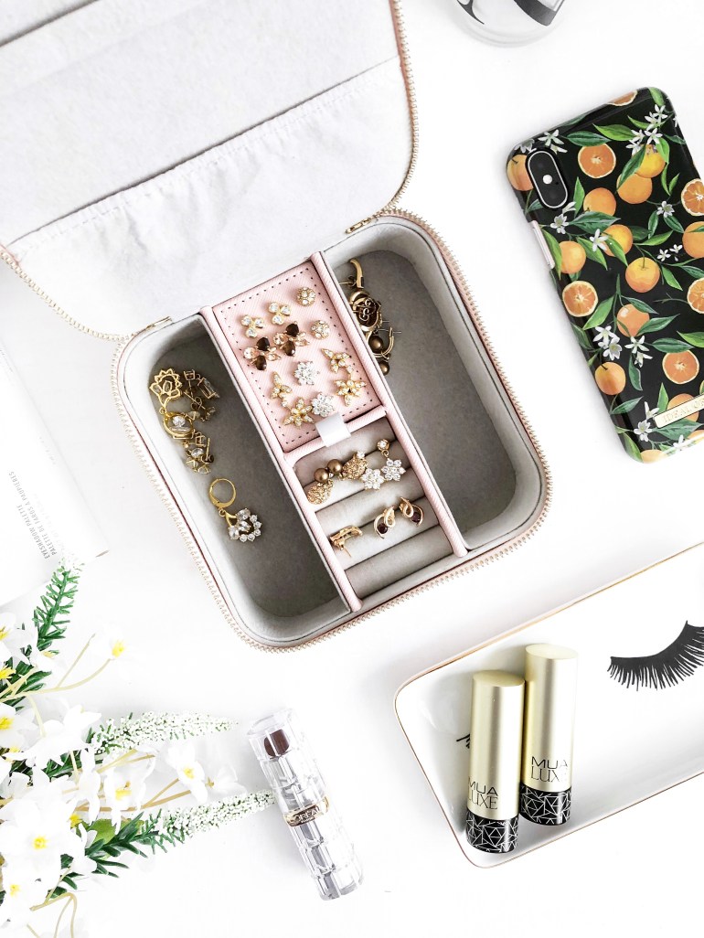 a valentine's day gift guide - note cosmetics - smokey eye gift kit - new lune - jewellery